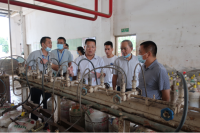 黎建华局长率队开展国庆、中秋节前特种设备、食品、产品质量安全检查 筑牢安全防线，守护节日祥和